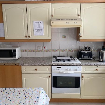 Single Room Only For One Adult 绍斯霍 外观 照片